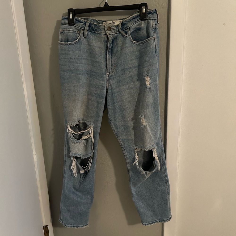 Hollister Curvy High-Rise Mom Jean